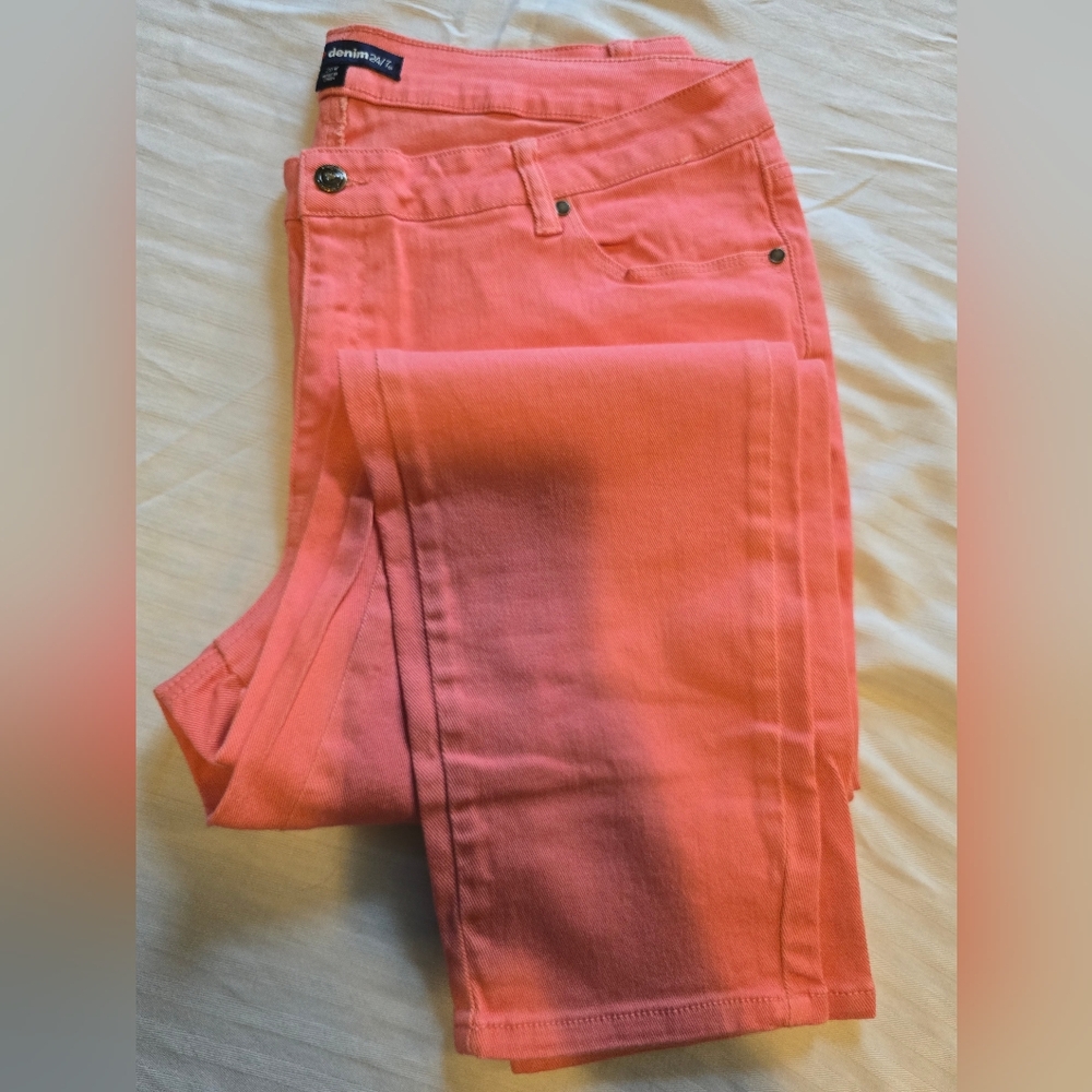Denim 24/7 Women's Coral Jeans NWOT 20W